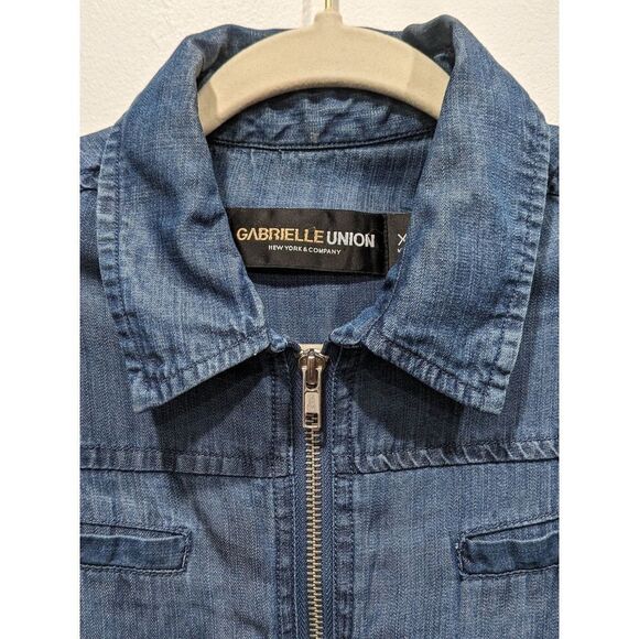 Gabrielle Union New York & Co Chambray Tab Sleeve Zip Front Tie Belt Romper, XS - Picture 3 of 15